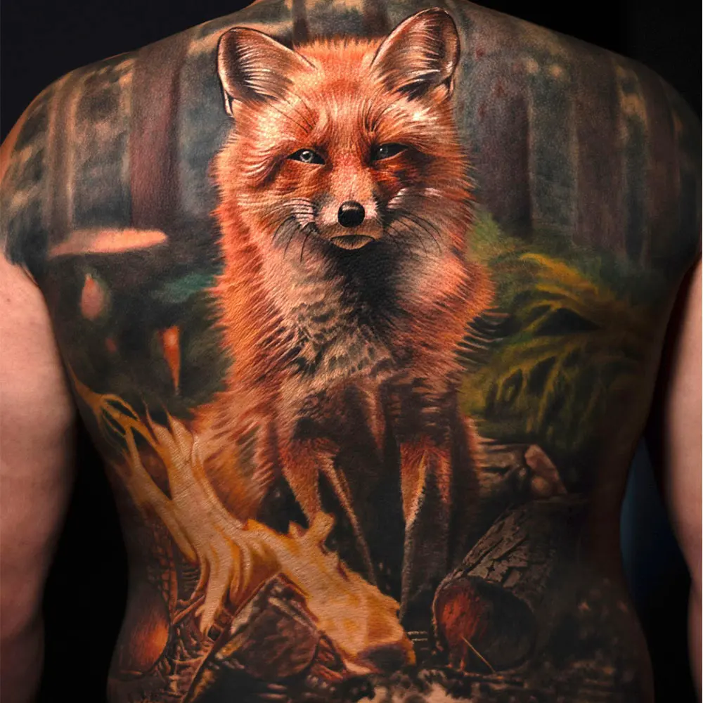 Dos complet : renard en réalisme couleur