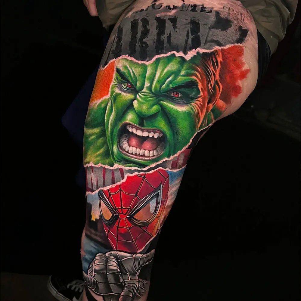 Réalisme couleur sur la cuisse : personnages de comics