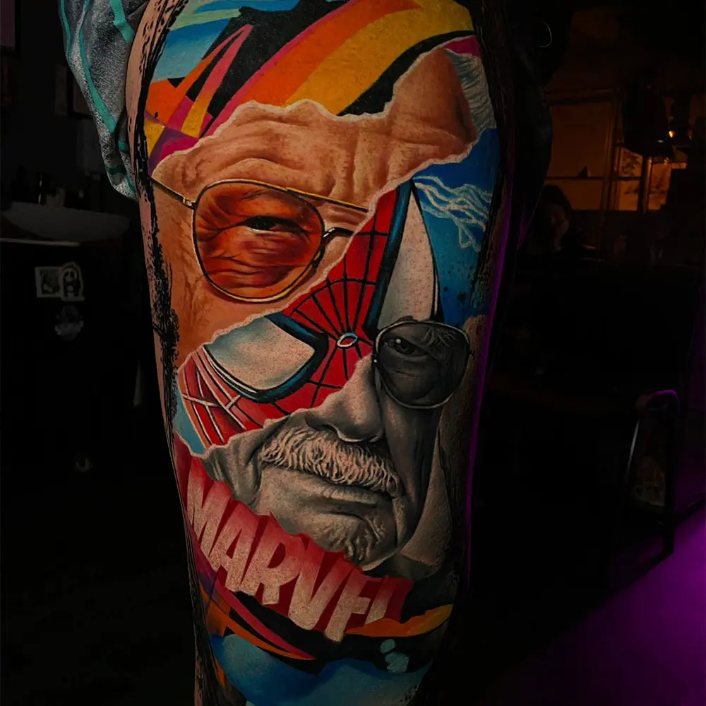 Réalisme couleur sur la jambe : portrait et comics